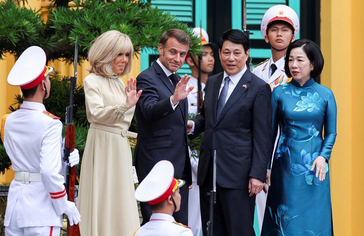 Brigitte Macron planta un cachetazo al presidente francés