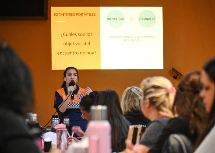 Capacitaron en primeros auxilios y uso de extintores portátiles a personal de Centros de Primera Infancia - Puerto Madryn
