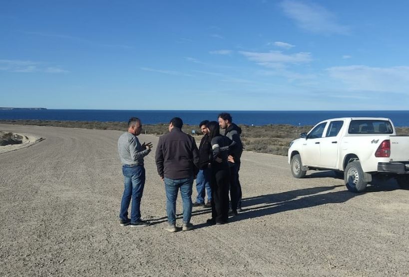 Chubut acompañó a estudiantes de ingeniería en una recorrida por la obra de pavimentación del acceso a El Doradillo