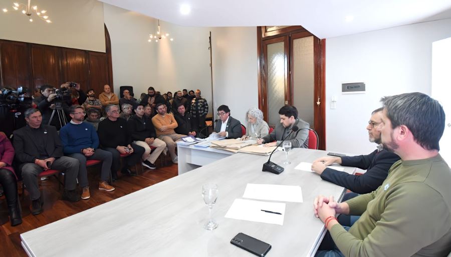 Comienza el plan de pavimentación en Trelew - apertura de sobres para la obra en San José y Los Sauces