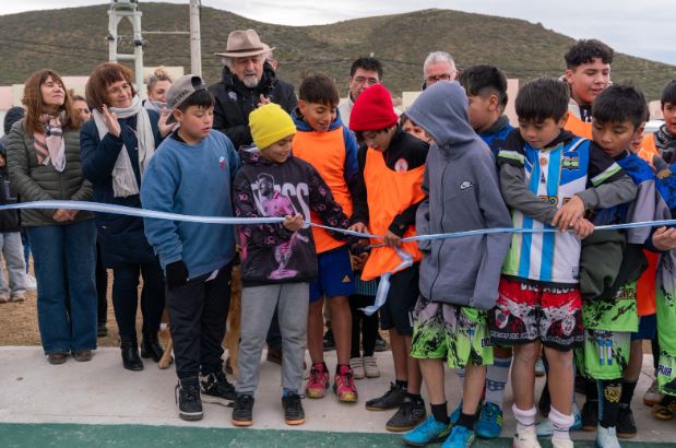 Comodoro - Intendente Othar - Este playón es el puntapié inicial para avanzar hacia la urbanización del barrio ARA San Juan