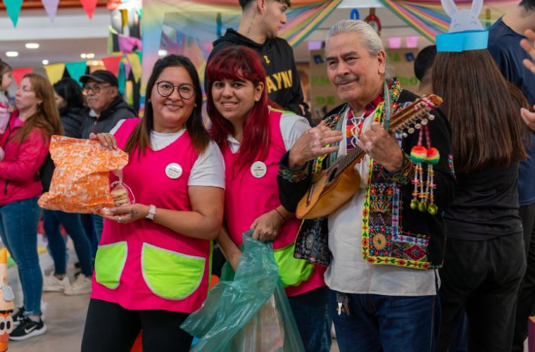 Comodoro - Más de 200 niños de los Jardines Maternales festejaron día en el Centro Cultural