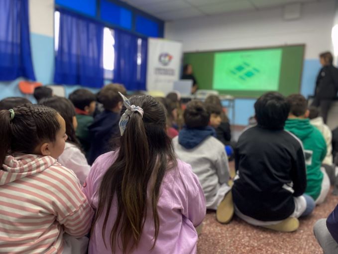 Concientización escolar - Rawson - Cooperativa refuerza el cuidado del agua, la energía y el ambiente