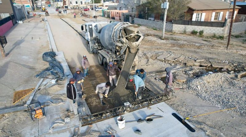 Continúan mejoras en infraestructura urbana en el barrio Juan XXIII - Comodoro