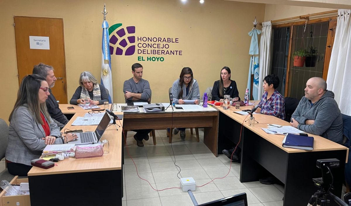 obras de gas en escuelas de El Hoyo