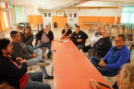 Municipalidad de Rawson coordina acciones para modernizar la normalización de asociaciones vecinales en Playa Unión