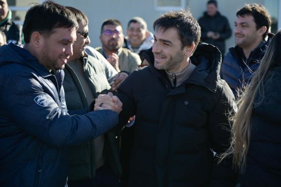 Nacho Torres encabezó una nueva entrega de casas - Trelew