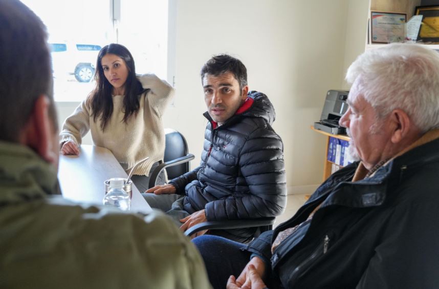 Nacho Torres entregó viviendas en Lago Blanco y destacó el trabajo articulado con intendentes y jefes comunales de provincia