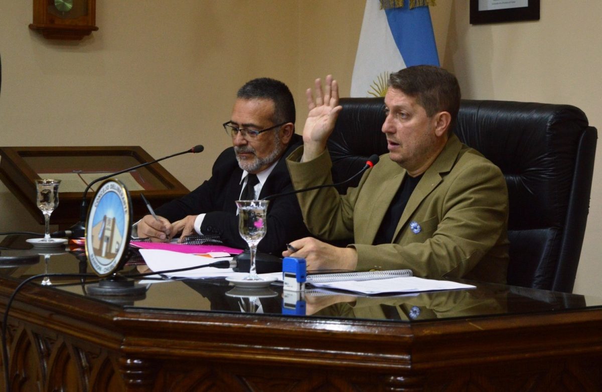 Concejales de Rawson denuncian a edil libertaria