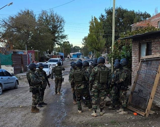 Policía del Chubut realizó doce allanamientos enmarcados en la búsqueda de Emanuel Centeno