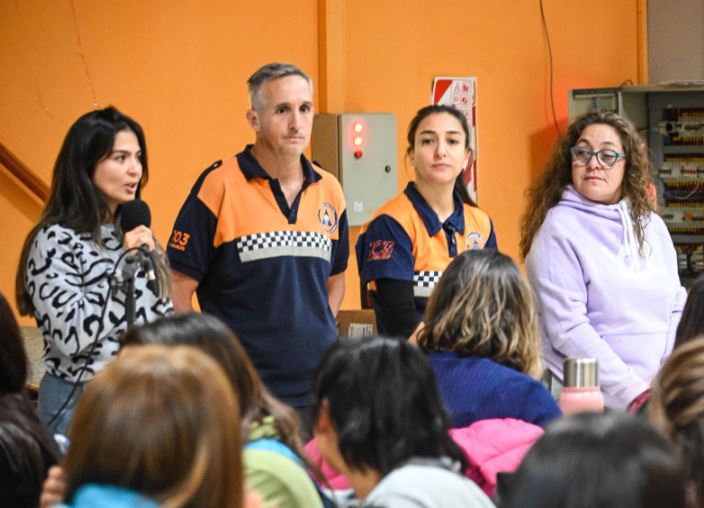 Puerto Madryn - Capacitaron en primeros auxilios y uso de extintores portátiles a personal de los Centros de Primera Infancia