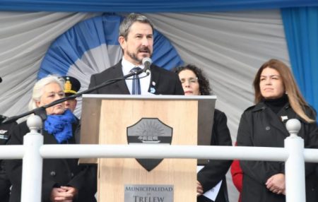 Revolución de Mayo en Trelew - Merino convocó a fortalecer la identidad y el trabajo colectivo