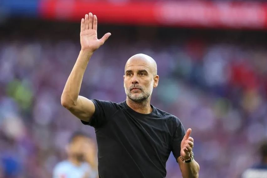 TÉCNICO - Guardiola no escatimó en elogios hacia Echeverri tras su debut en el Manchester City