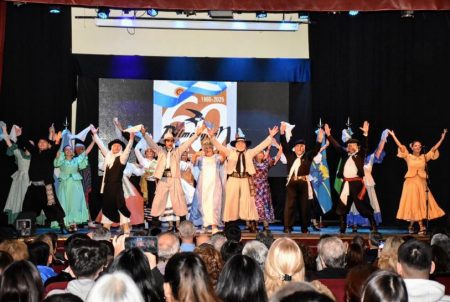 Trelew homenajea a Andrés Chazarreta con música y danza folklórica