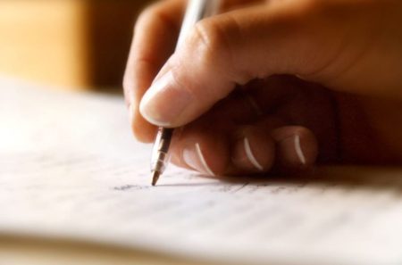Versos que hermanan culturas - el curso de concurso de poesía en inglés que realizarán en Puerto Madryn