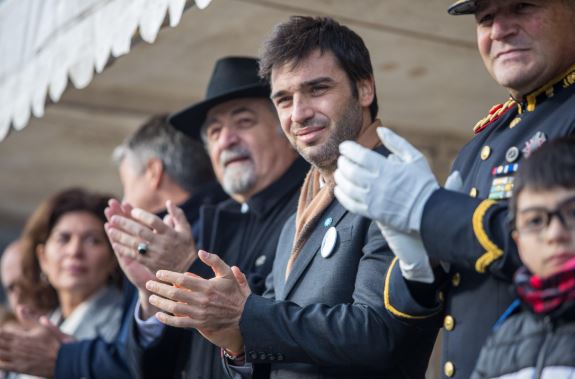 chubut-Nacho Torres encabezó el acto por un aniversario de la Revolución de Mayo
