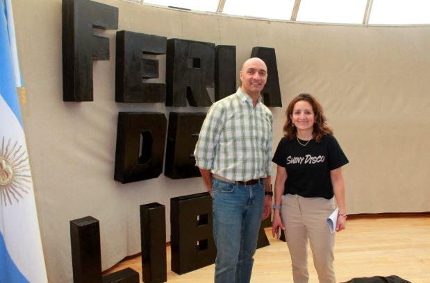esquel-feria municipal del libro