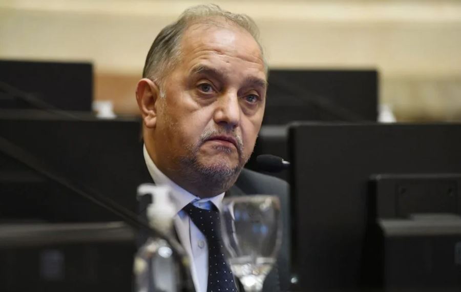Carlos Linares