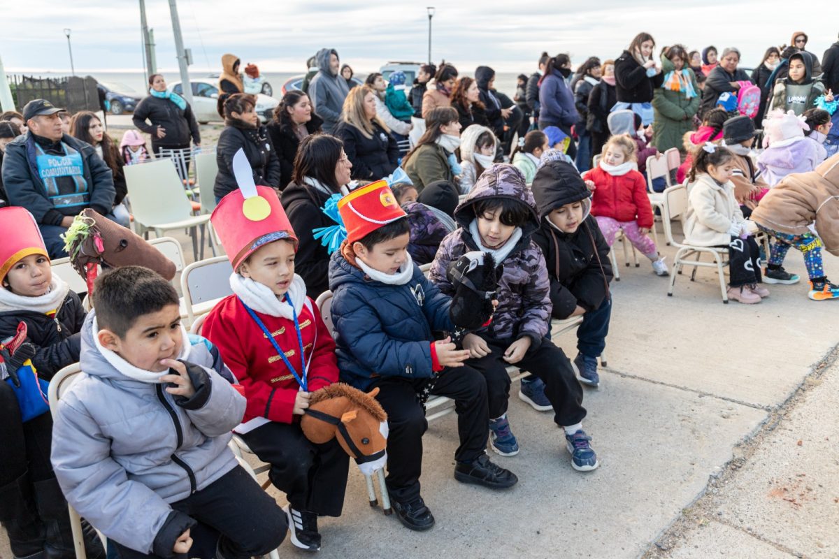 Stella Maris celebró su aniversario con desfile y acto por el Día de la Bandera