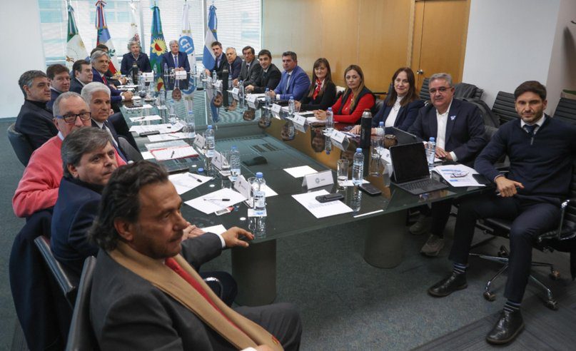 Torres y gobernadores piden reforma fiscal federa
