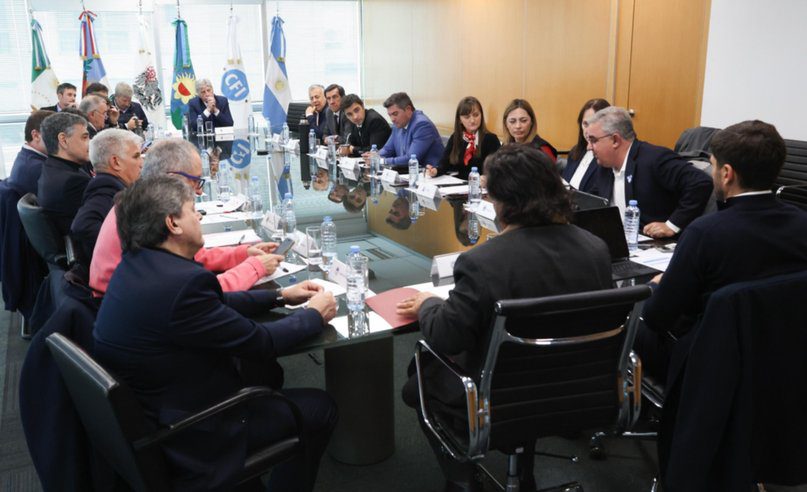 Torres y gobernadores piden reforma fiscal federal