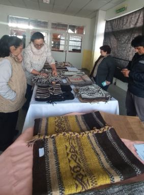 XXIII Concurso de Artesanos contó con gran participación de tejedoras - Chubut