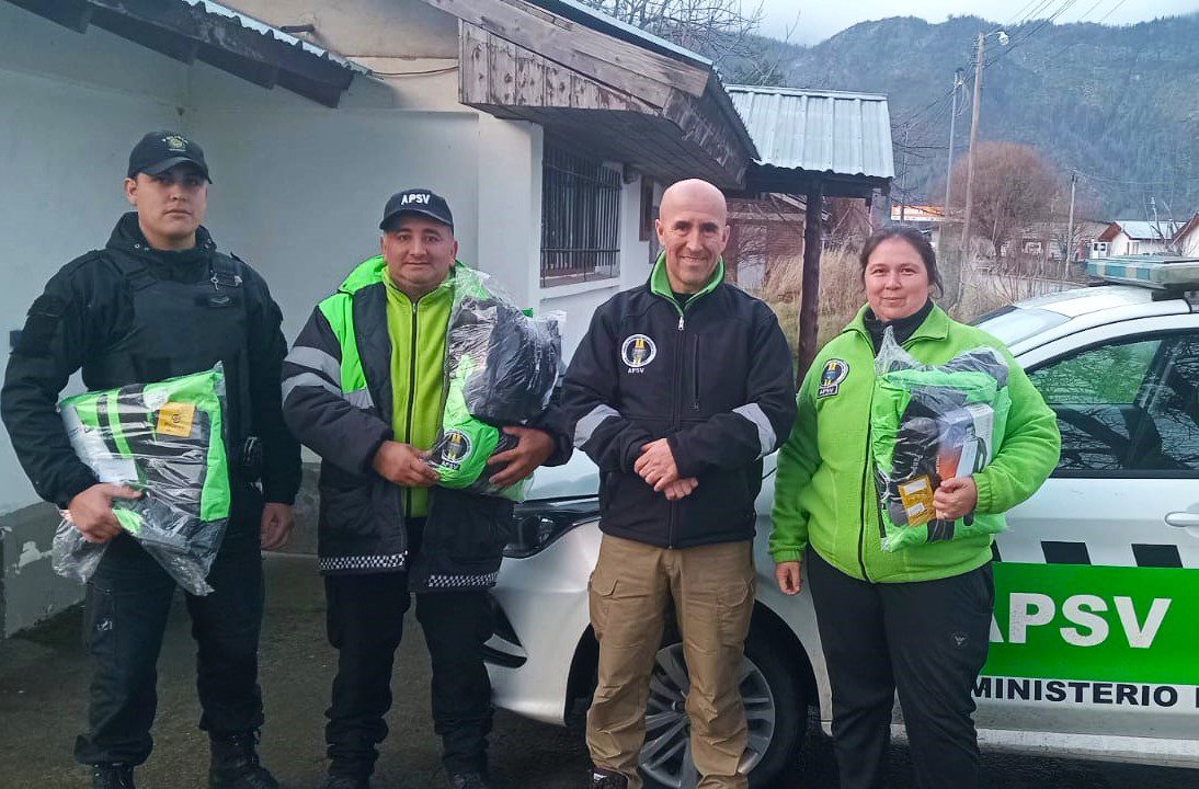 Chubut entregó equipamiento invernal a Seguridad Vial
