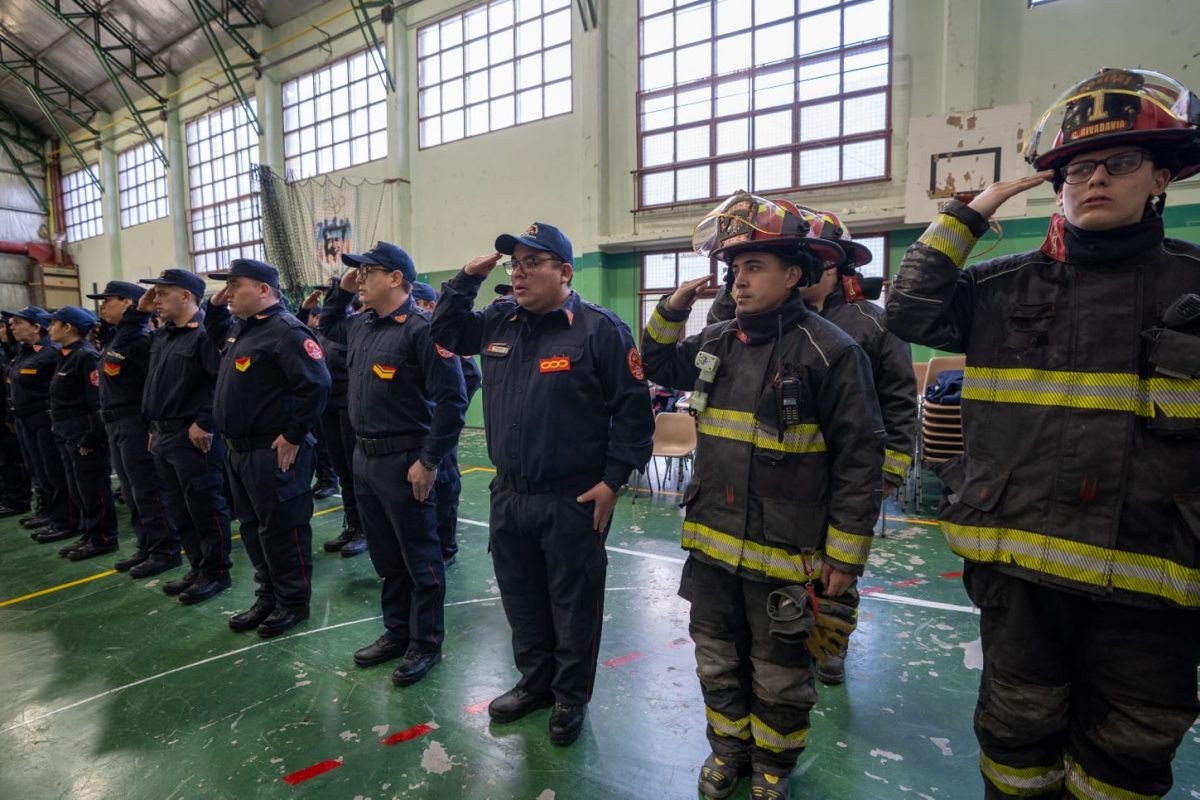 Reconocimiento oficial al compromiso de los Bomberos Voluntarios en su 86° aniversari