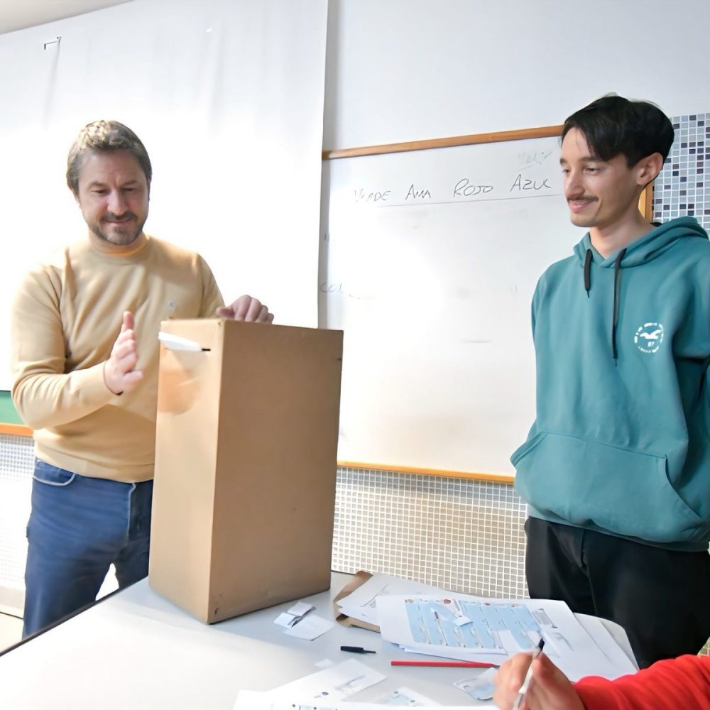 La iniciativa que promueve que los jovenes aprendan a votar