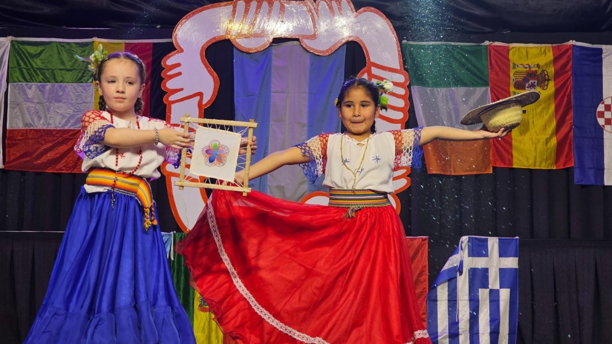 Noche de Pioneros: Comodoro celebra su identidad cultural con danzas, sabores y raíces vivas 