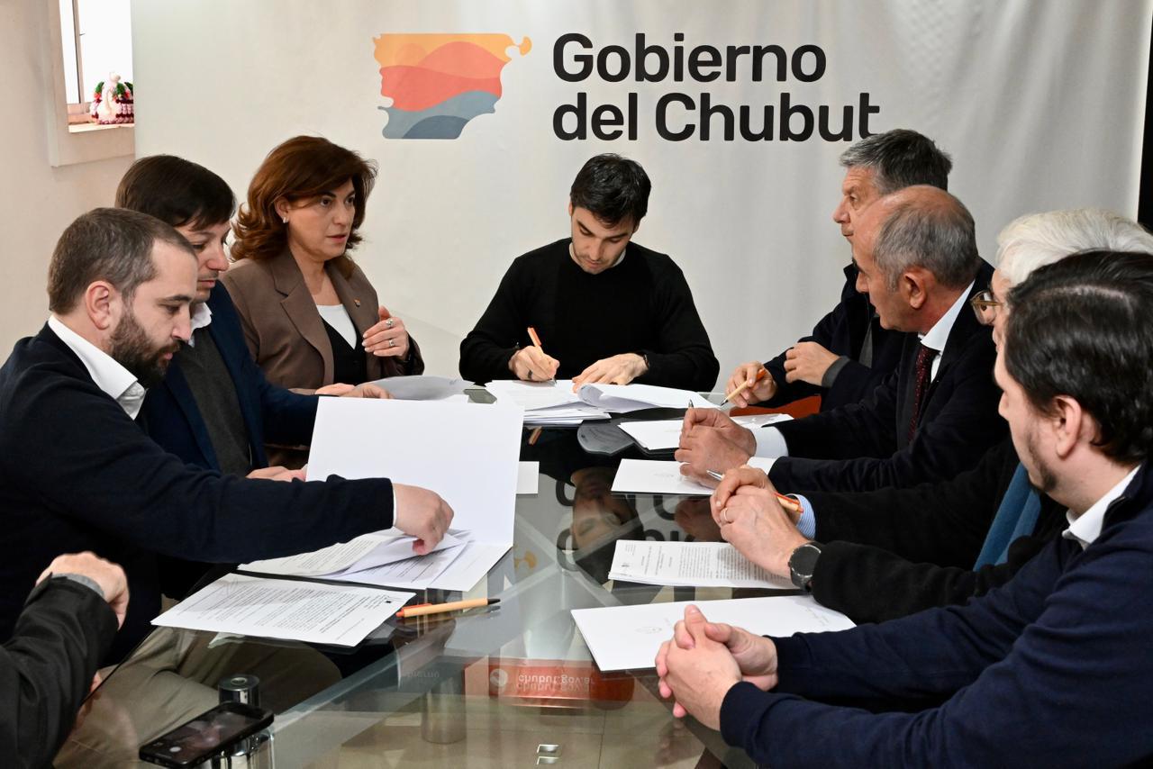 Chubut y universidades avanzan en acueducto de Comodoro