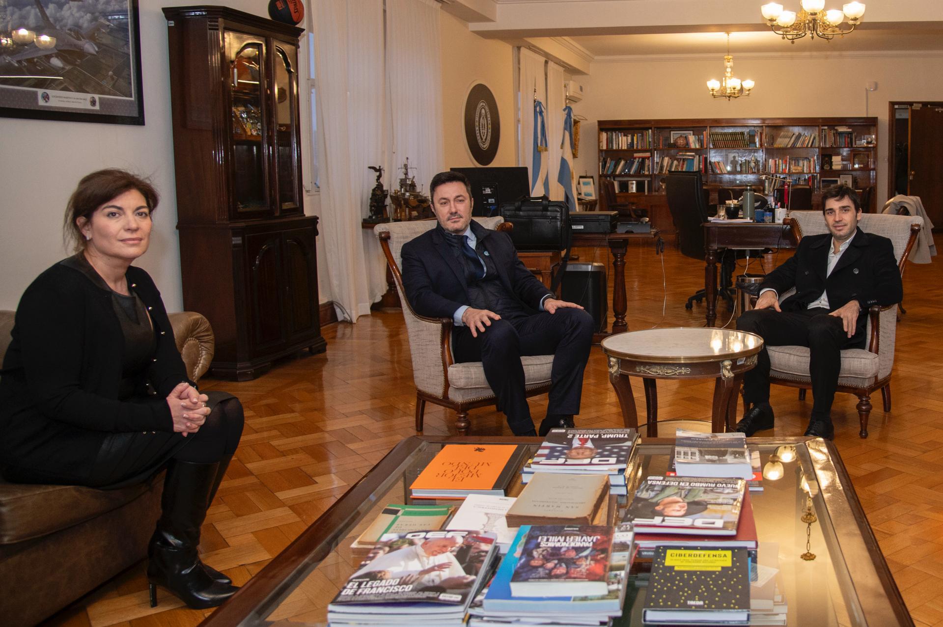 Torres junto a Romero y Menna acordaron con Nación la apertura de la Guardia del Hospital Militar para extender la atención sanitaria en Comodoro Rivadavia 