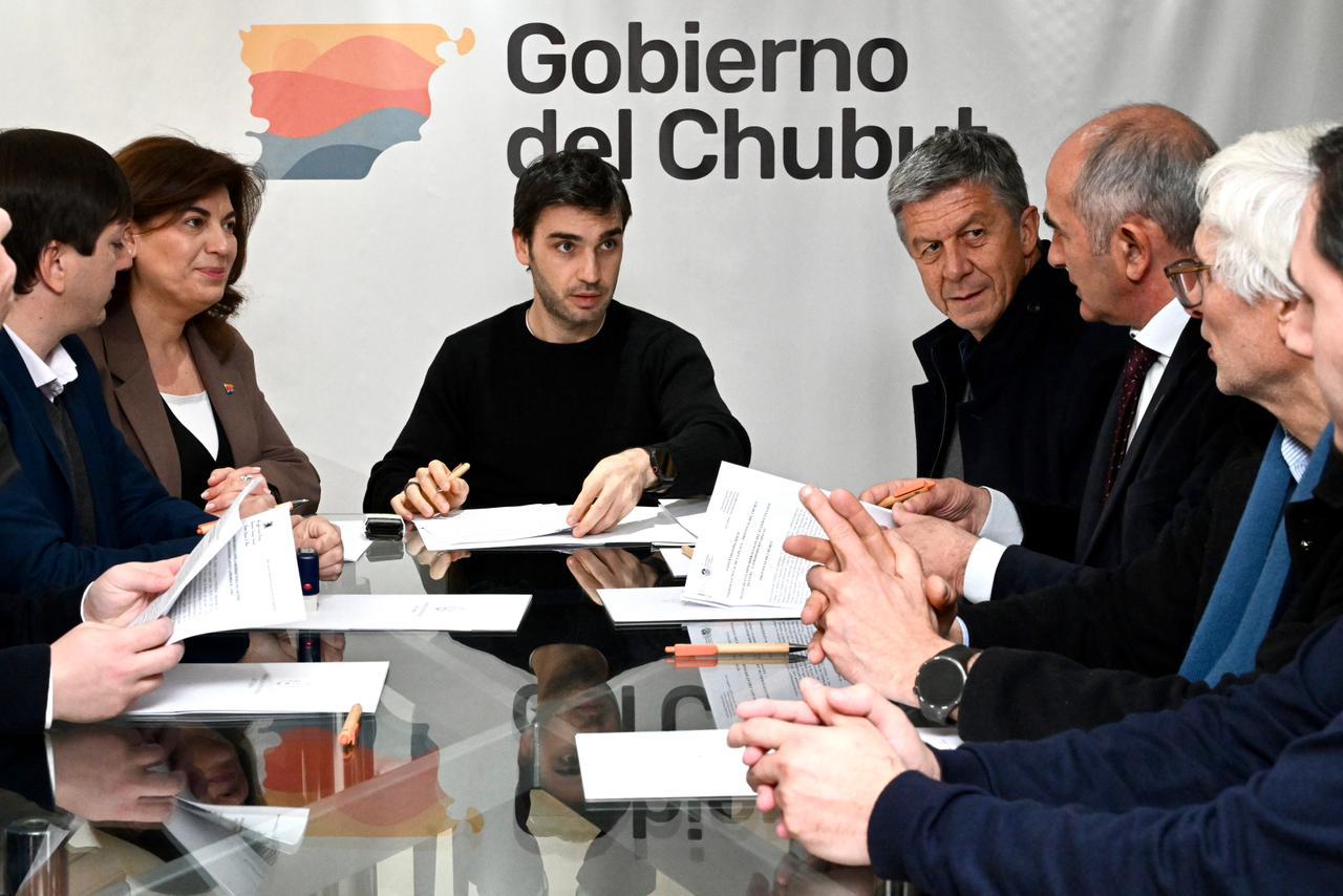 Chubut y universidades avanzan en acueducto de Comodoro
