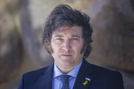Gobierno justifica veto con “no hay plata” y defiende equilibrio fiscal