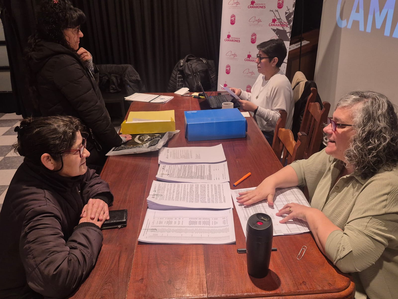 IPV atiende adjudicatarios en Camarones