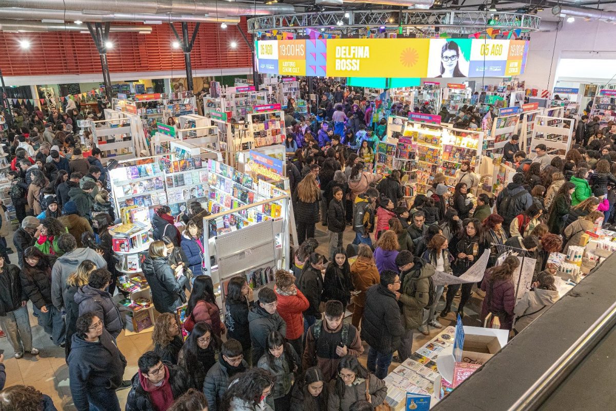 Feria del Libro de Comodoro supera los 40 mil visitantes