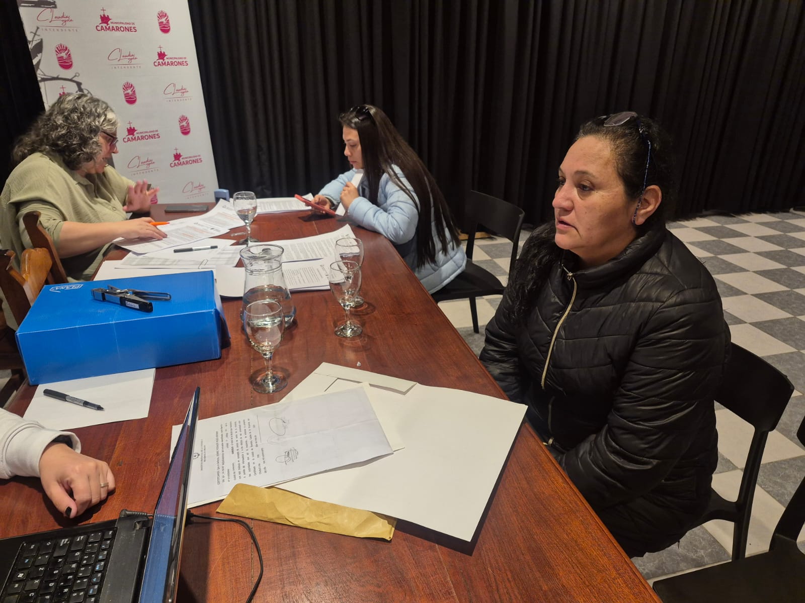 IPV atiende adjudicatarios en Camarones