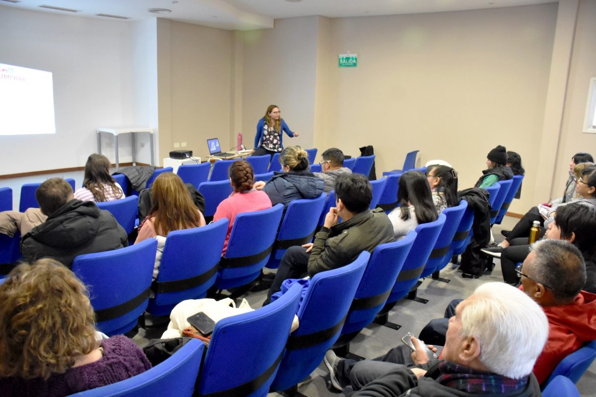 CIT capacita sobre crisis juveniles y autocuidado en Trelew 