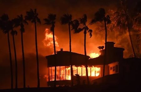 Ola de incendios en Estados Unidos el incendio Pickett deja cientos de evacuados y pone en alerta a California