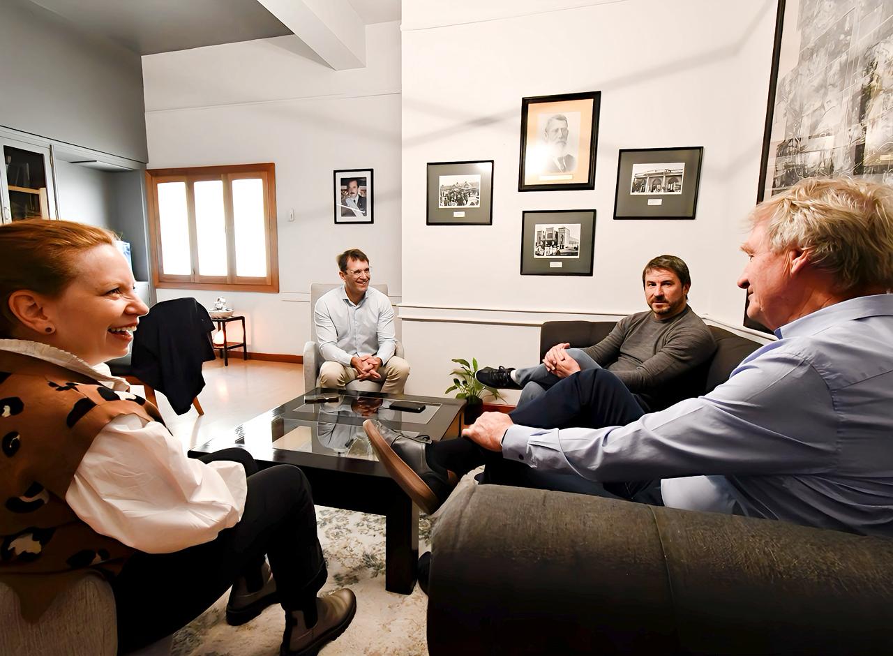 Turismo y desarrollo: Merino dialogó con el empresario Willy Pats 