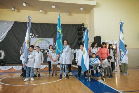 Funcionarios municipales acompañaron el 30° aniversario de la escuela N°552 de Rawson