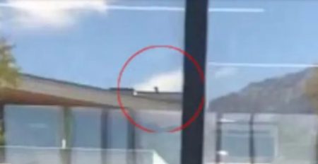 Crimen de Charlie Kirk los videos que muestran al posible tirador en la terraza de un edificio