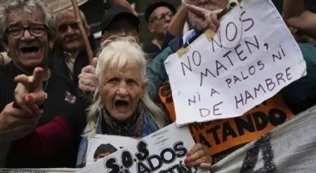 Jubilados y docentes se manifestarán en CABA contra el ajuste y le meten presión a Javier Milei