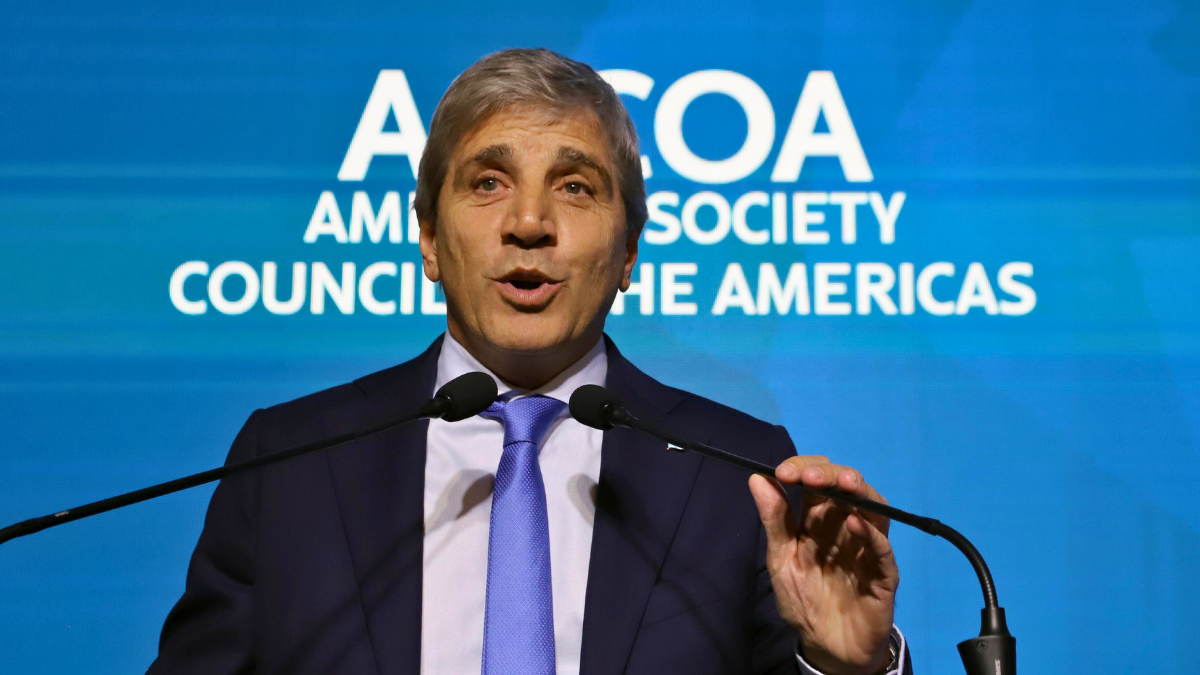 Caputo prepara nuevos pasos para reforzar reservas y calmar los mercados