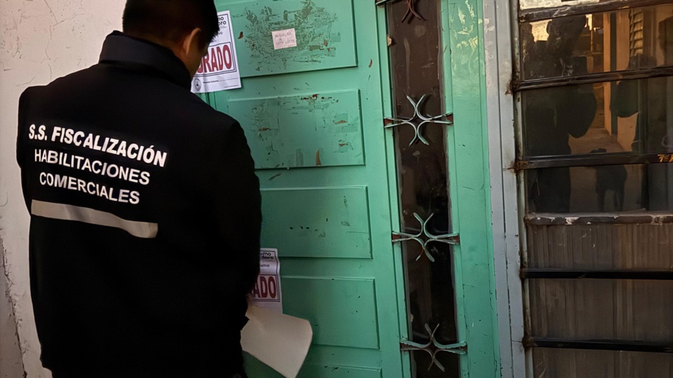 Clausuran fiesta clandestina con menores y alcohol en Comodoro