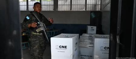 Honduras en crisis: partido oficialista se declara en oposición y llama a protestas