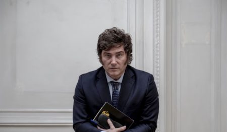 El presidente Javier Milei vinculó el atentado en Australia con «ideas woke»