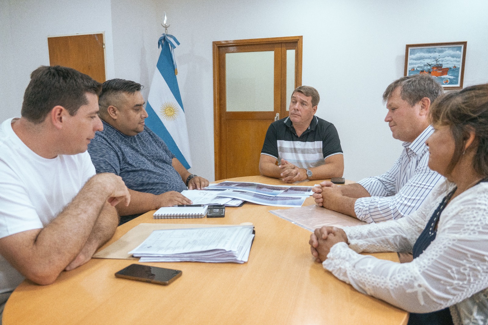 El intendente Biss recibió a Claudio Manríquez para analizar avances de una planta pesquera en Rawson