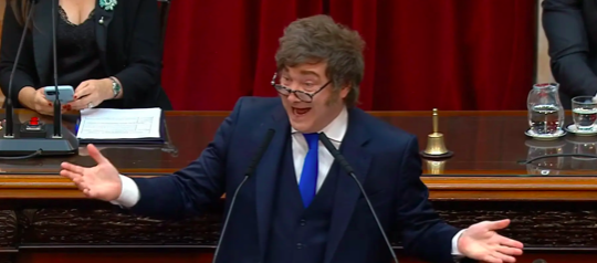 Milei mantiene silencio en la causa $LIBRA: los borradores lo complican y Davis aseguraba que «podemos hacer que tuitee»