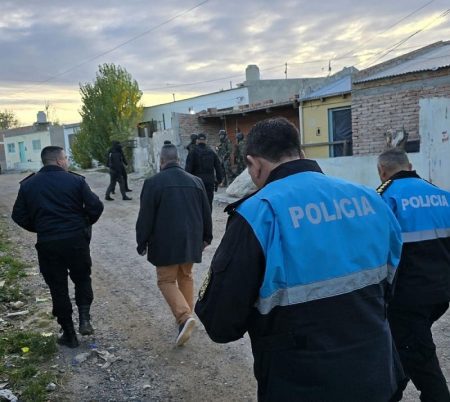 La Policía del Chubut realizó doce allanamientos enmarcados en la búsqueda de Emanuel Centeno